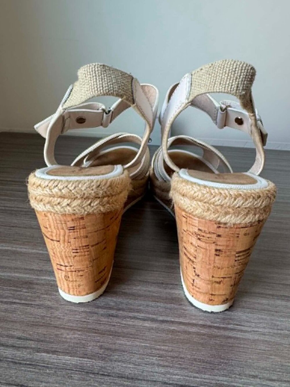 Tommy Bahama Naira Wedge Sandals Size 9 $150 - Picture 9 of 14